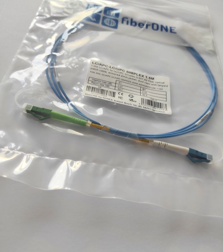 Glasfaserkabel LC/APC auf LC/UPC, 1,5 m